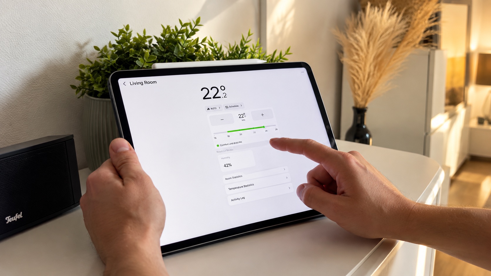 Raumtemperatur wird bequem über die Loxone App auf dem Tablet gesteuert